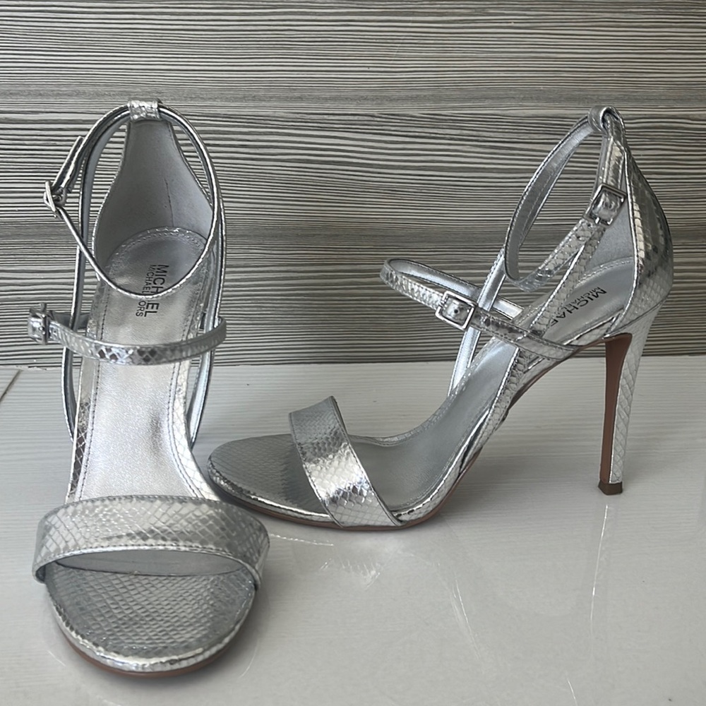 Silver MICHAEL KORS High HEELS! 💎